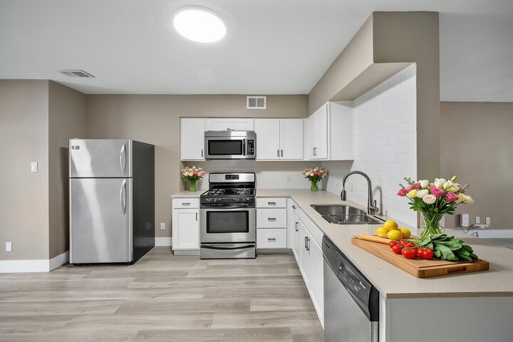 Property Photo:  2303 East Side Drive 109  TX 78704 