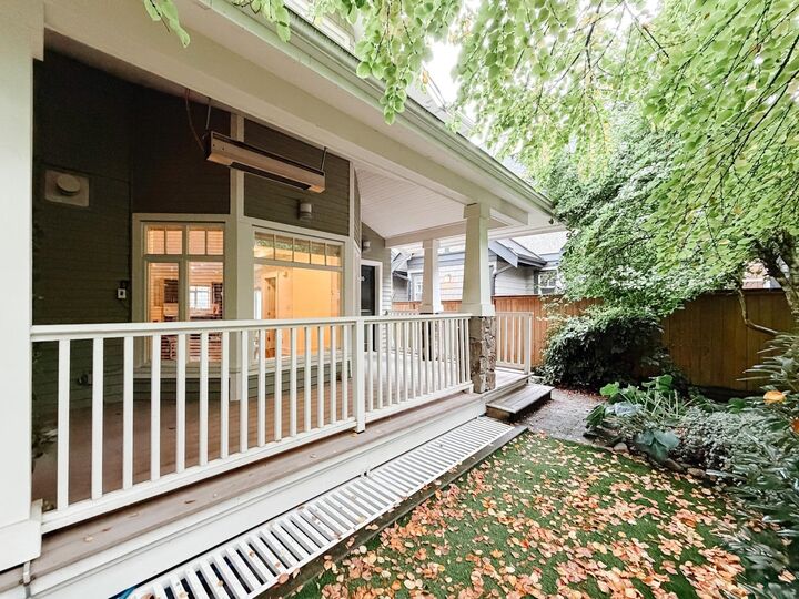 Property Photo:  