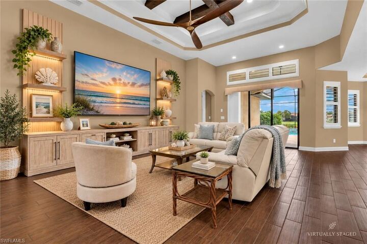 Property Photo:  10505 Valencia Lakes Dr  FL 34135 