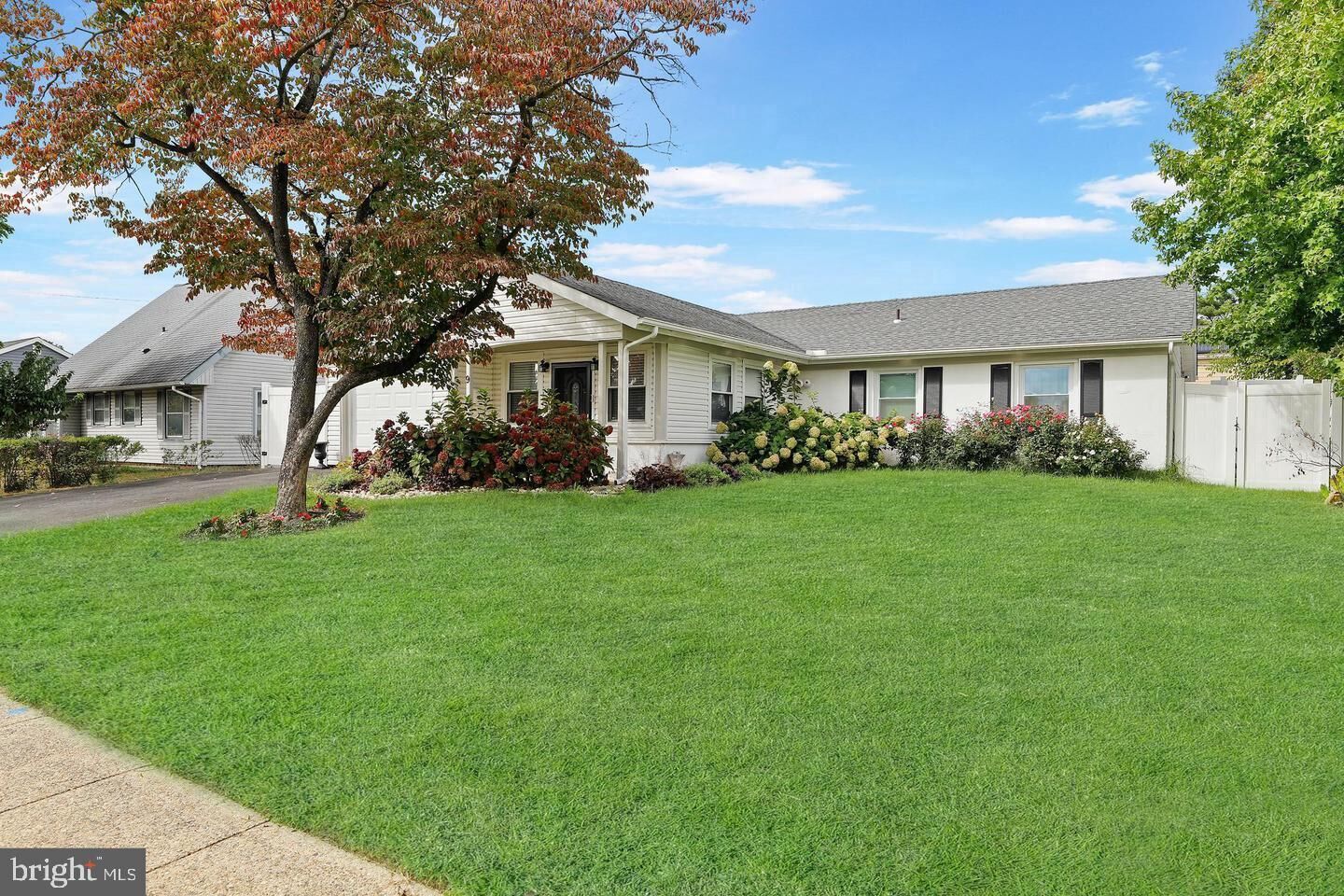 Property Photo:  9 Bradford Lane  NJ 08046 