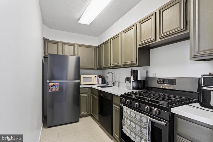 Property Photo:  1245 4th Street SW E606  DC 20024 