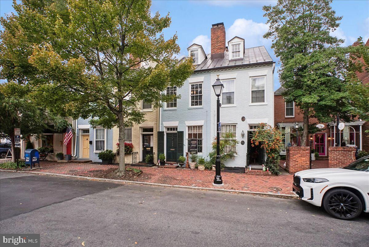 Property Photo: 133 S Fairfax Street VA 22314