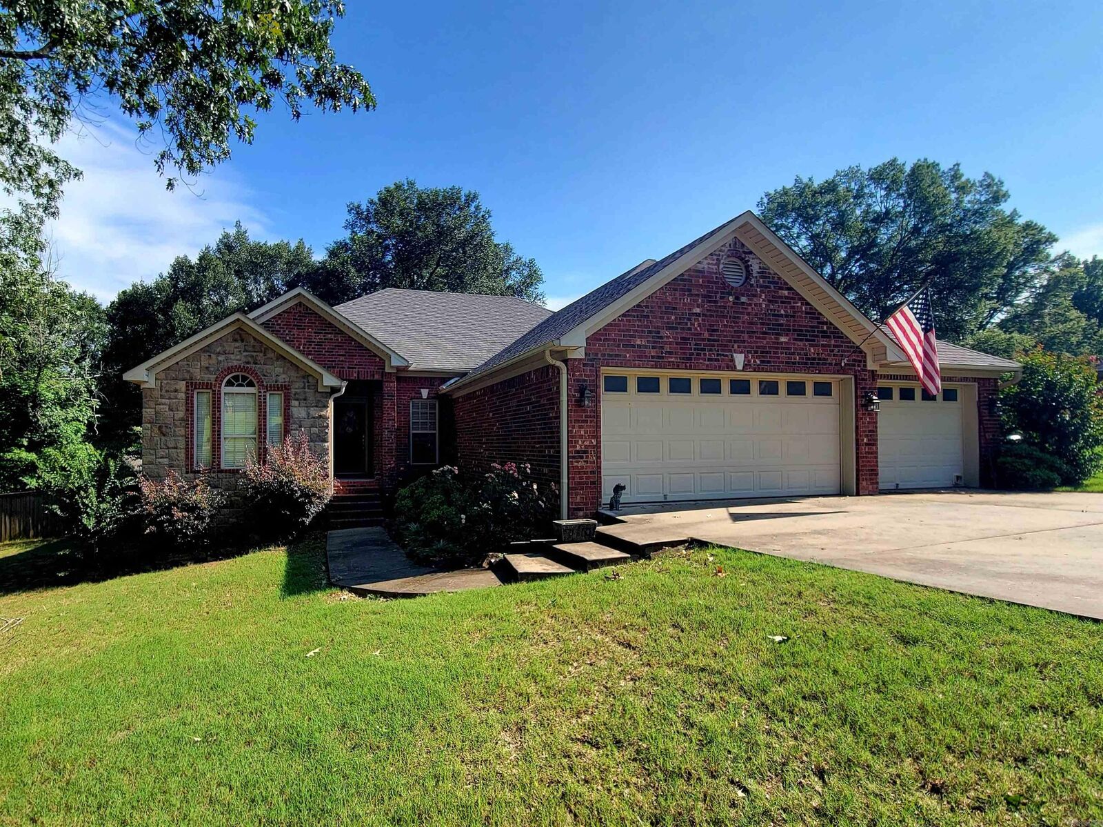 Property Photo:  26 Auburn Hills  AR 72058 