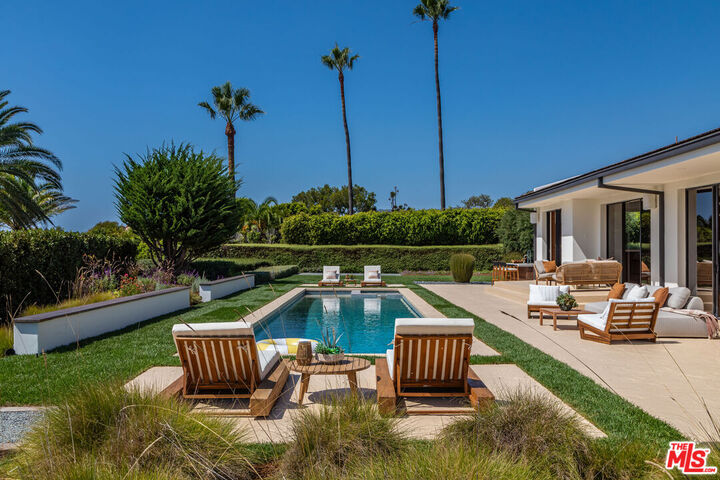 Property Photo: 6419 Merritt Dr CA 90265