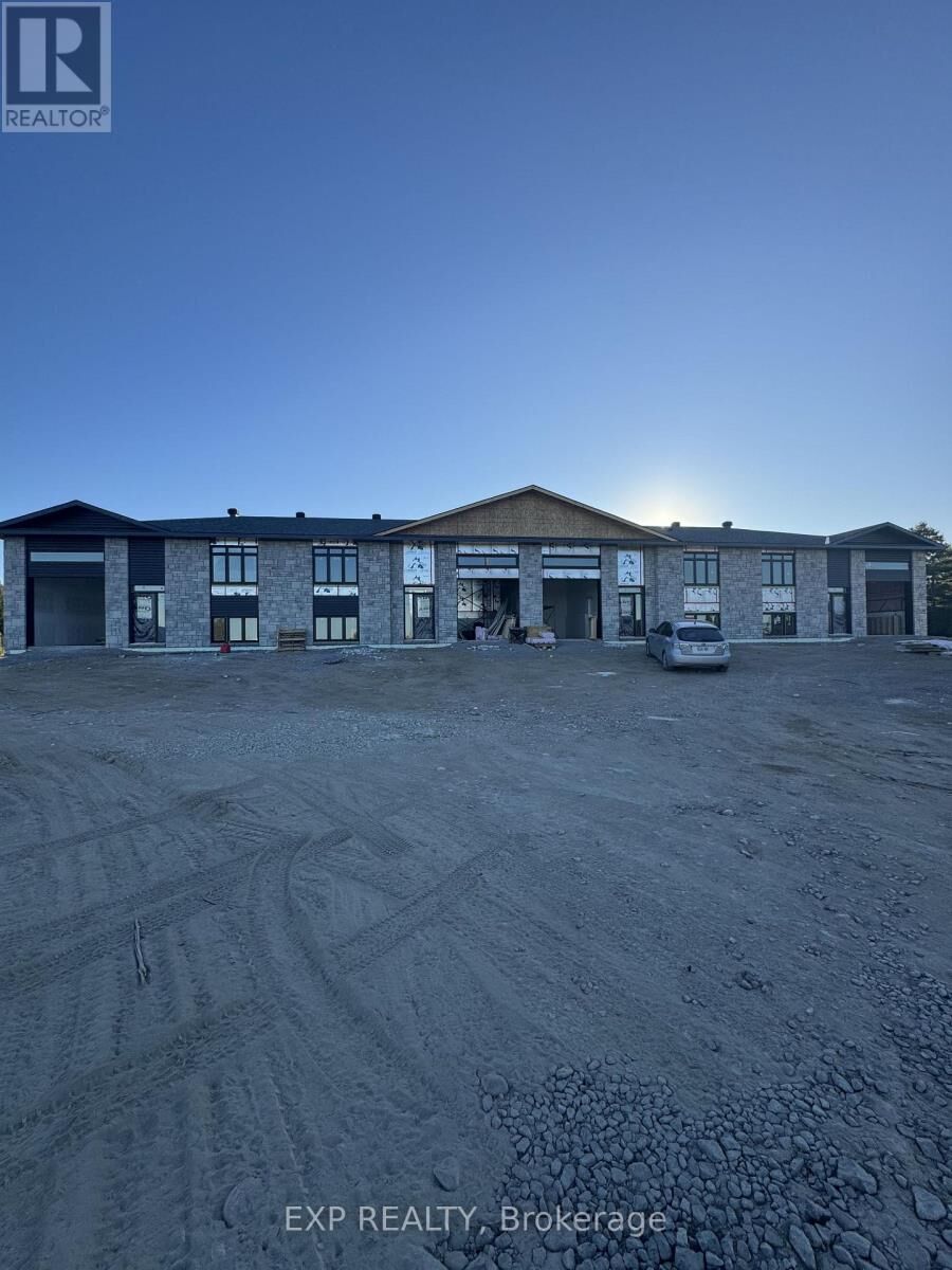 Property Photo:  1643 Goshen Road Unit B  ON K7V 3Z4 