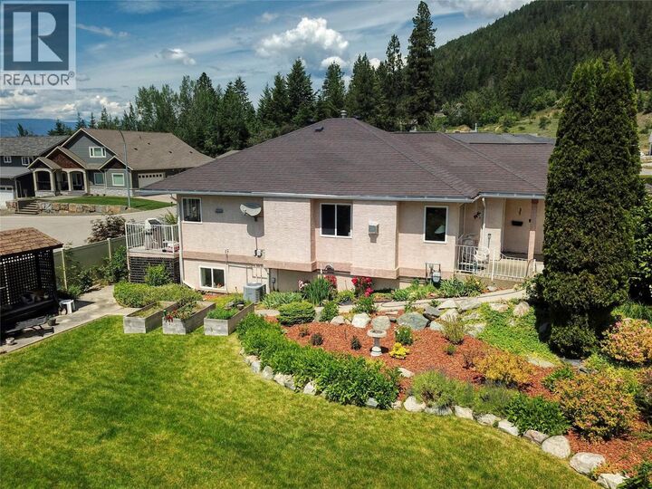 Property Photo:  420 20th  N Avenue 6  BC V0B 1G5 