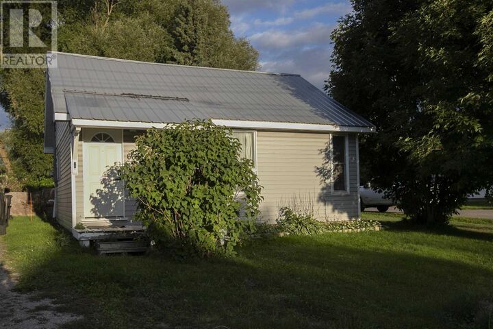 Photo de la propriété:  666 Shafer Ave  ON P6C 3S1 
