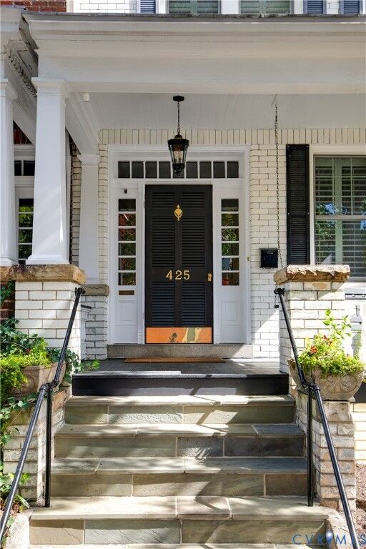 Property Photo:  425 N Davis Avenue  VA 23220 