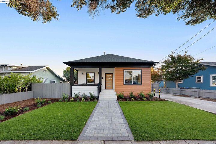 Property Photo: 392 E McKinley Ave CA 94086