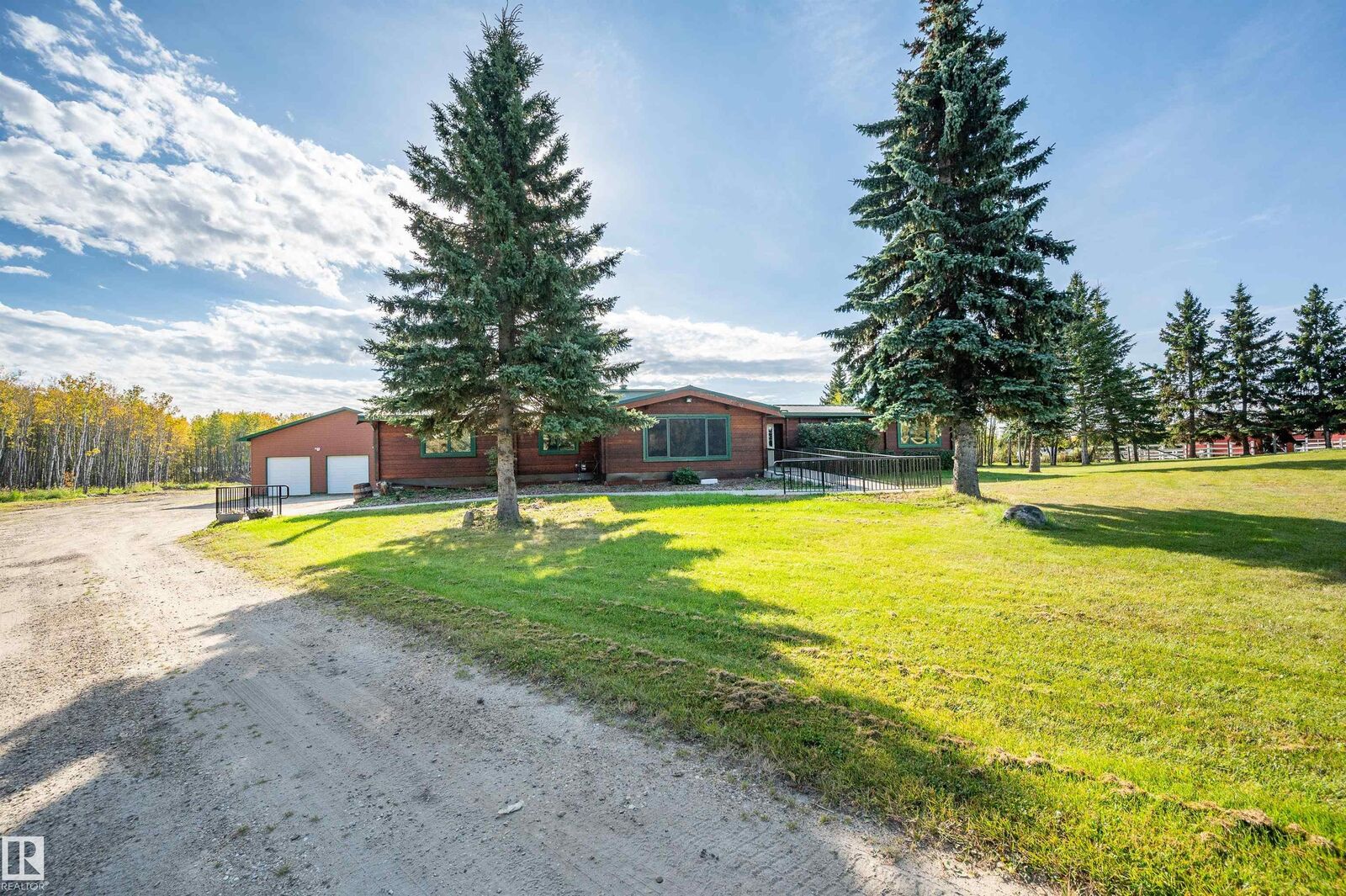 Property Photo: 52307 Rge Road 213 97 AB T8G 1C1