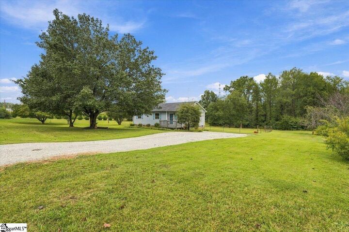 Property Photo: 7 Belvue School Road SC 29690