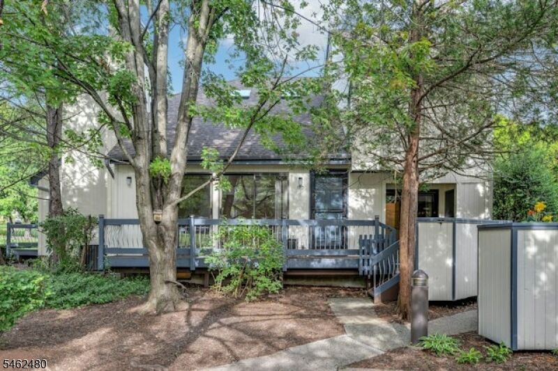 Property Photo: 150 Firethorne Trl Ondo NJ 07920