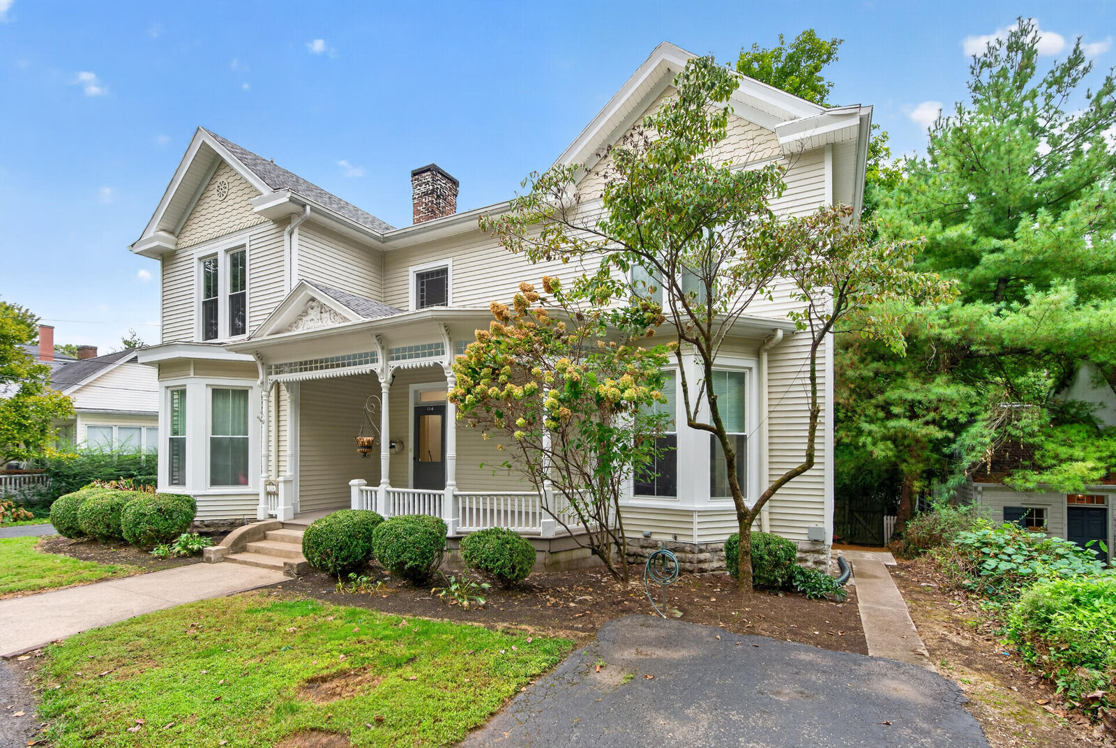 Property Photo:  114 W Lexington Avenue  KY 40422 