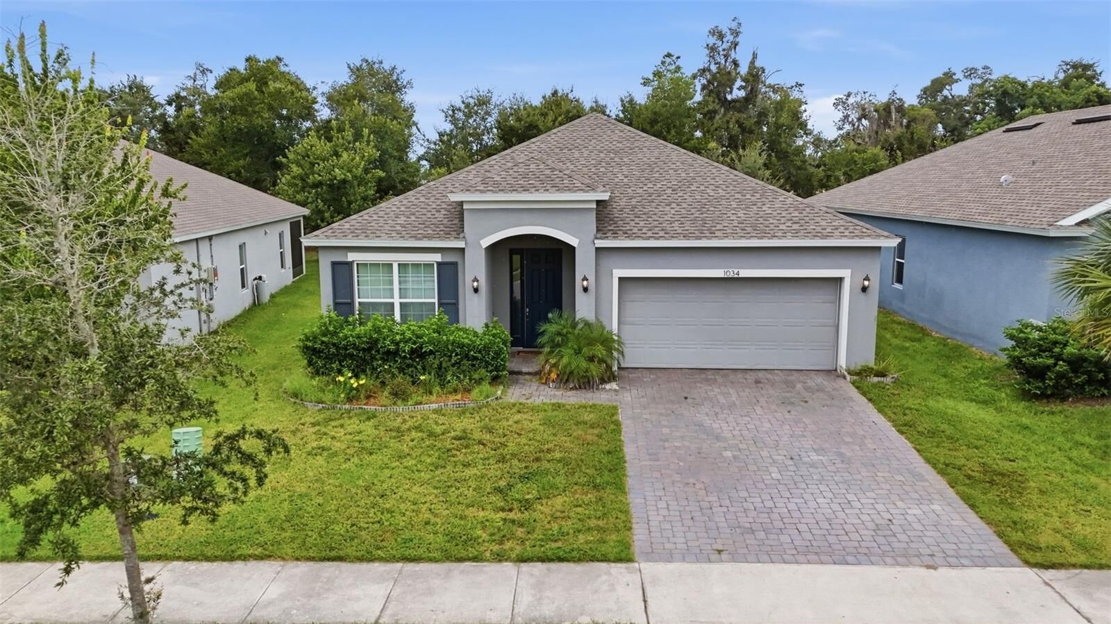 Property Photo:  1034 Chelan Falls Drive  FL 32724 