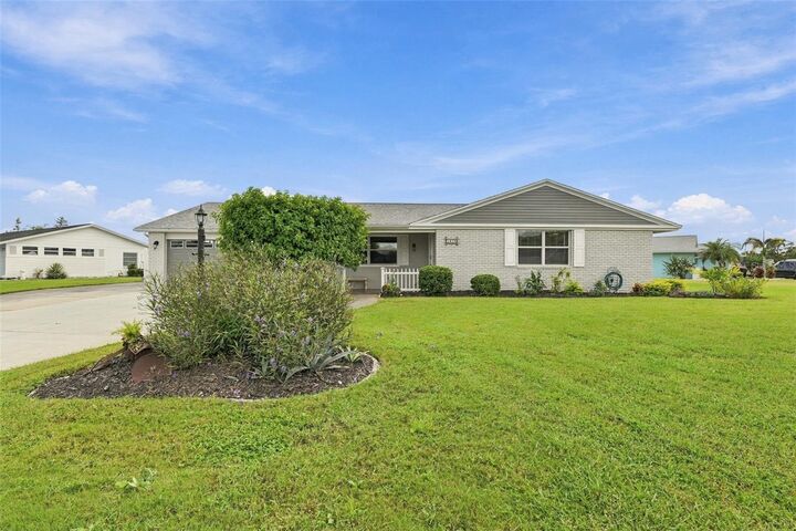 Property Photo:  1810 Milford Circle  FL 33573 