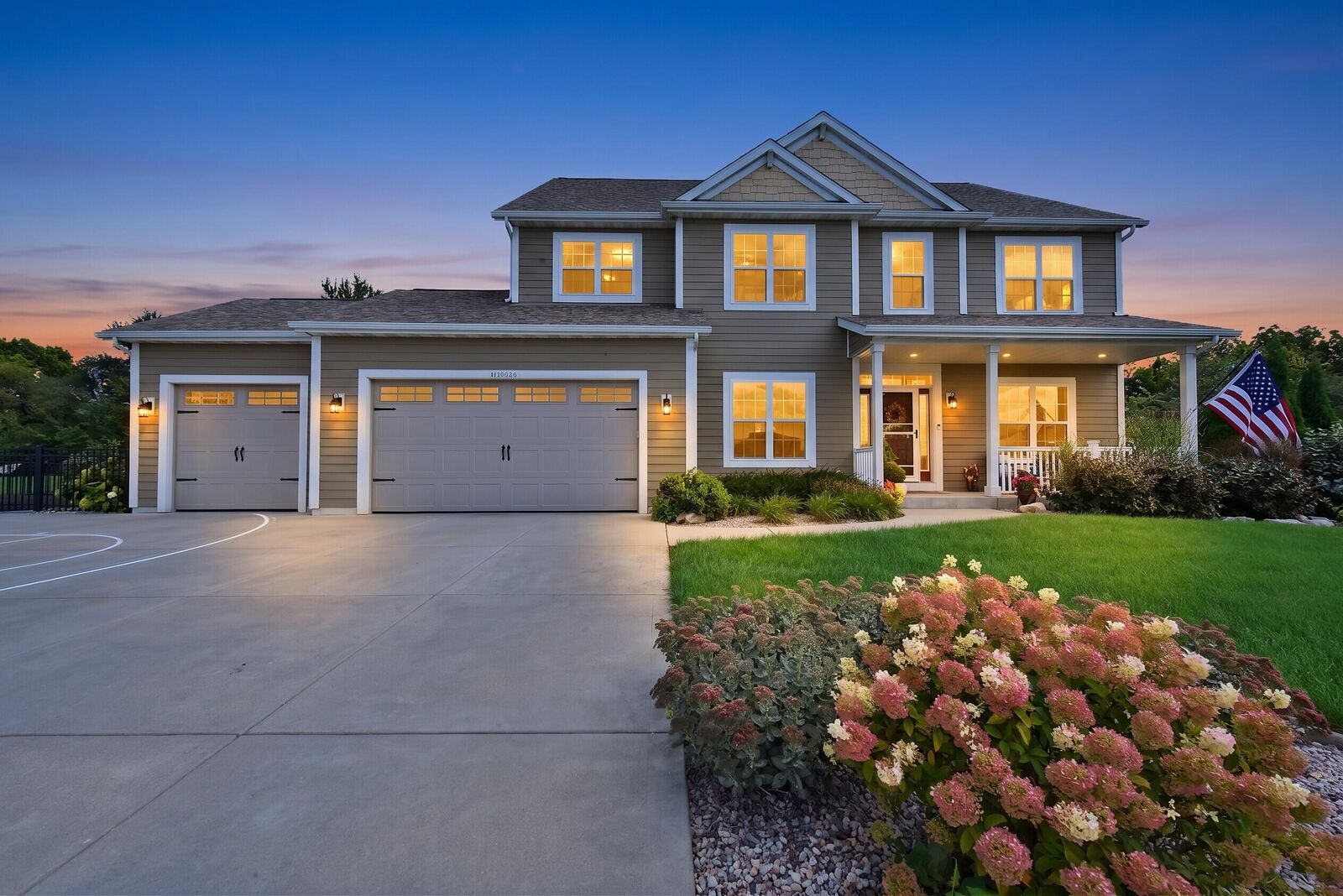 Property Photo:  W275n342 Arrowhead Trl  WI 53188 