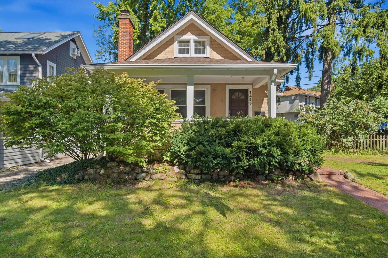 Property Photo:  1423 Henry Street  MI 48104 
