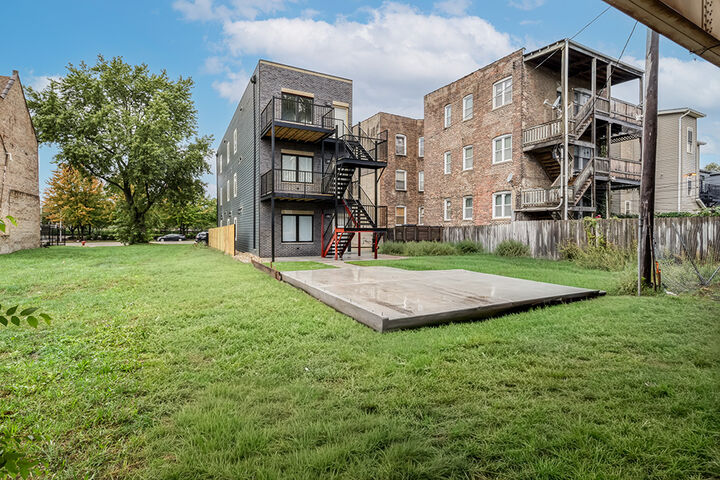 Property Photo:  4623 S Prairie Avenue  IL 60653 