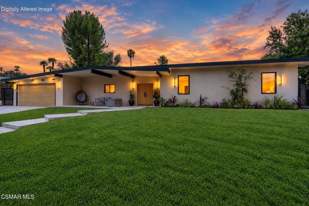 Property Photo:  4405 Brookford Avenue  CA 91364 
