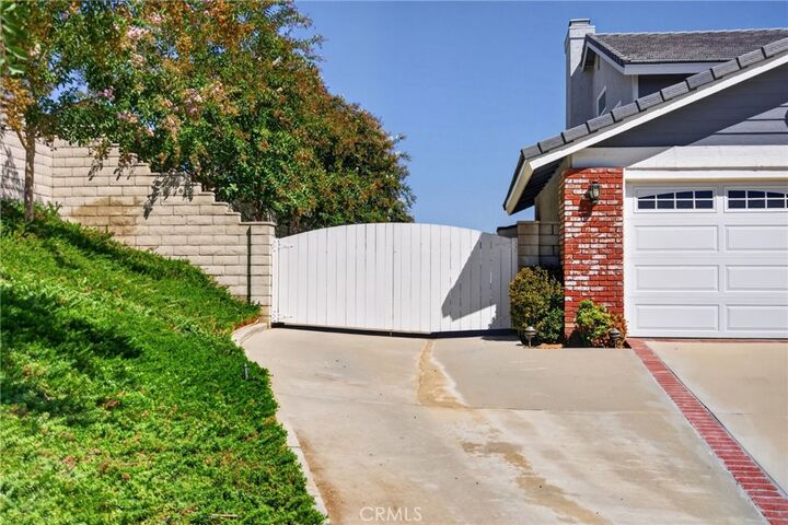 Property Photo:  280 Clearwood  CA 92506 