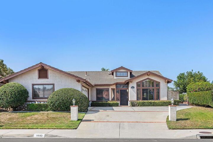 Property Photo: 1693 W Country Club CA 92026