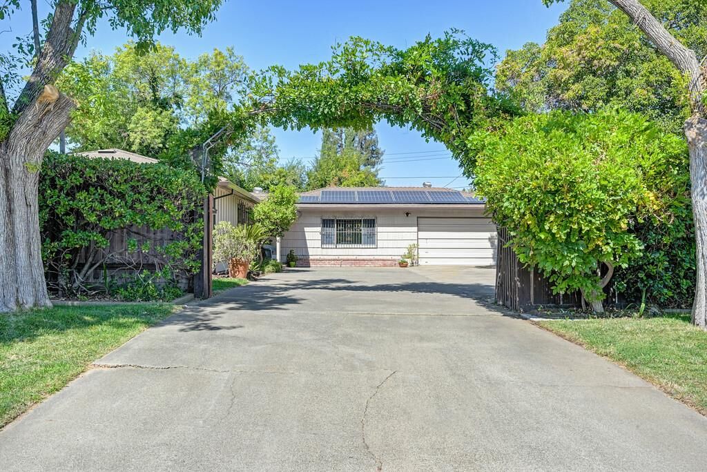 Property Photo: 5017 Springfield Way CA 95841