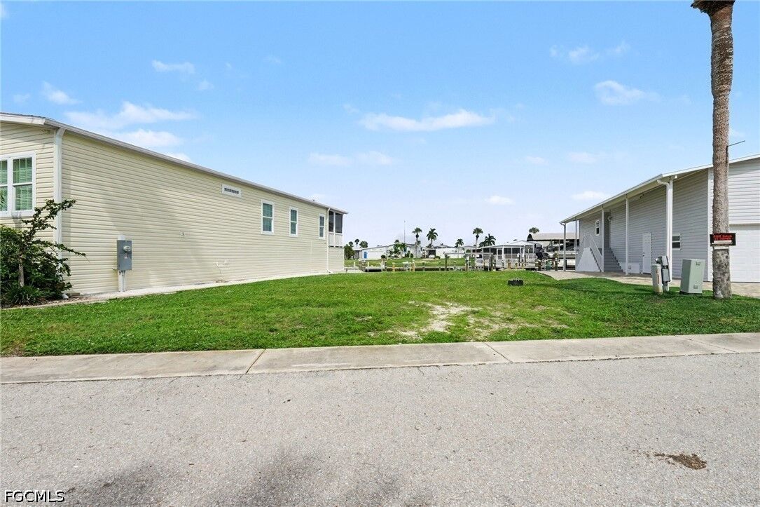 Property Photo: 11501 Dogwood Lane FL 33931