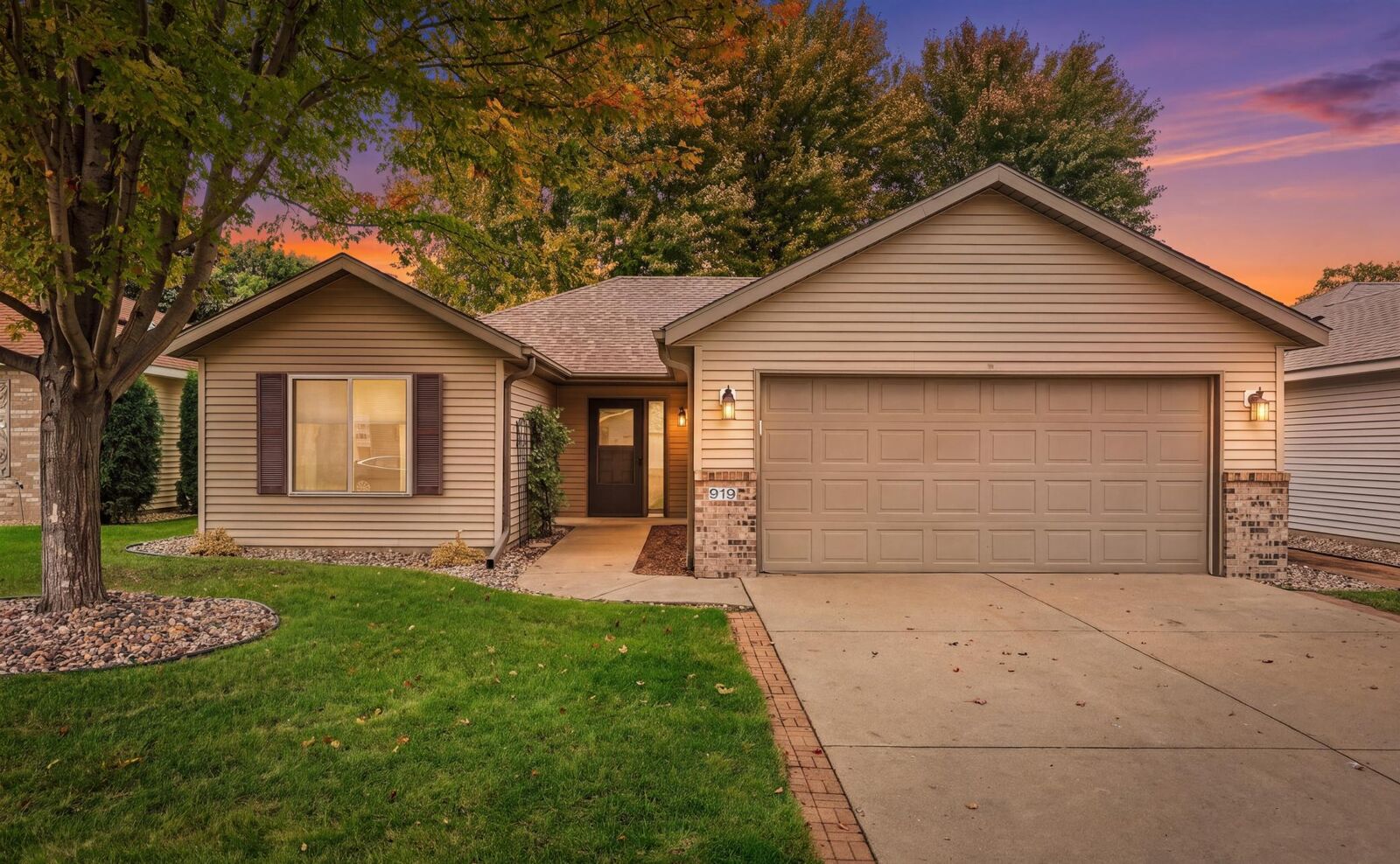 Property Photo:  919 Willow Grove Circle  MN 56387 