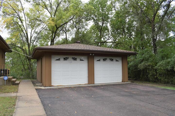 Property Photo:  3500 W Palmer Ave  IA 51103 