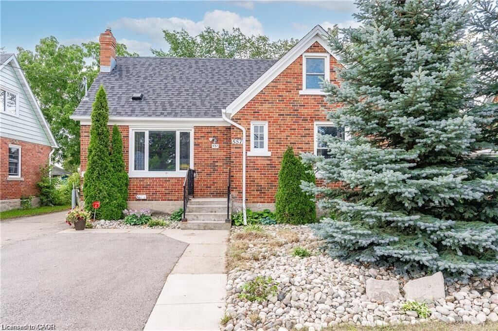 Property Photo:  557 Stirling Avenue S Upper  ON N2M 3J5 