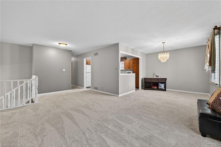 Property Photo:  104 Viscount Road  ON N3P 1Y6 