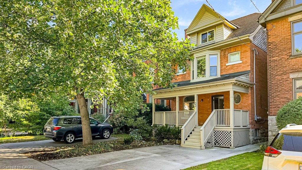 Property Photo: 33 Homewood Avenue 1 ON L8P 2M1