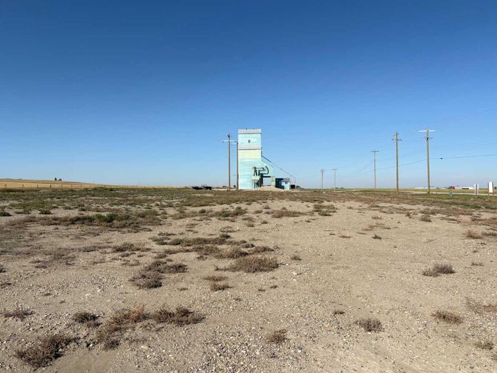 Property Photo:  0 Railway (#6) Avenue W  AB T0L 0B0 