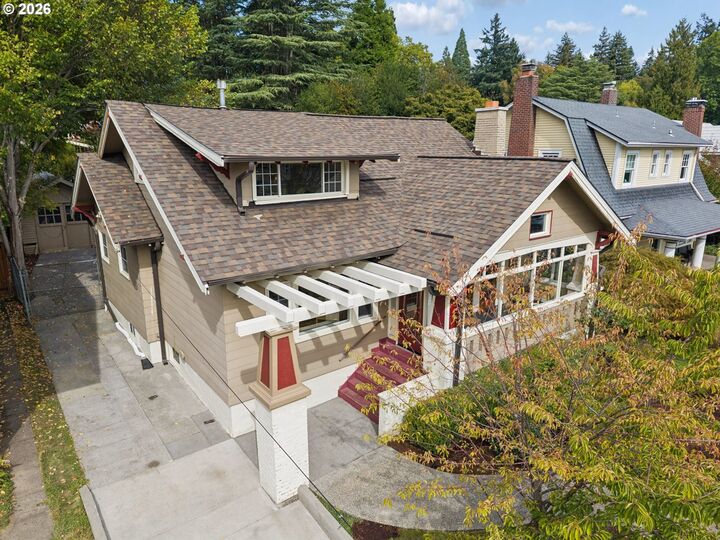 Property Photo: 3543 SE Stark St OR 97214