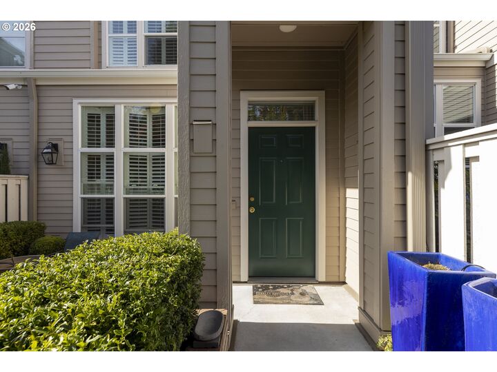Property Photo: 324 4th St OR 97034