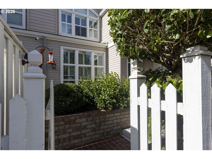 Property Photo: 324 4th St OR 97034