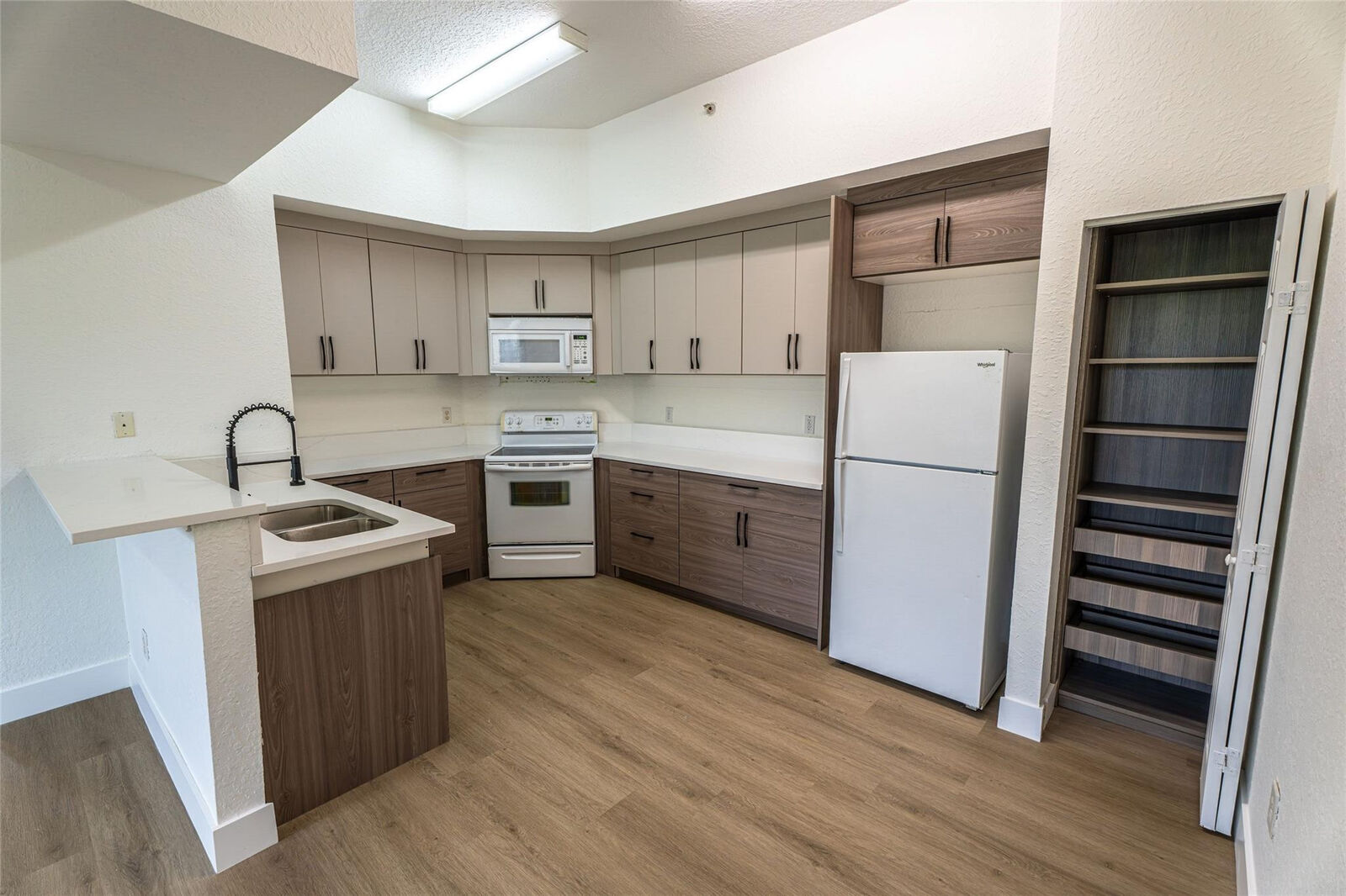 Property Photo: 2801 Riverside Drive 301-S FL 33065