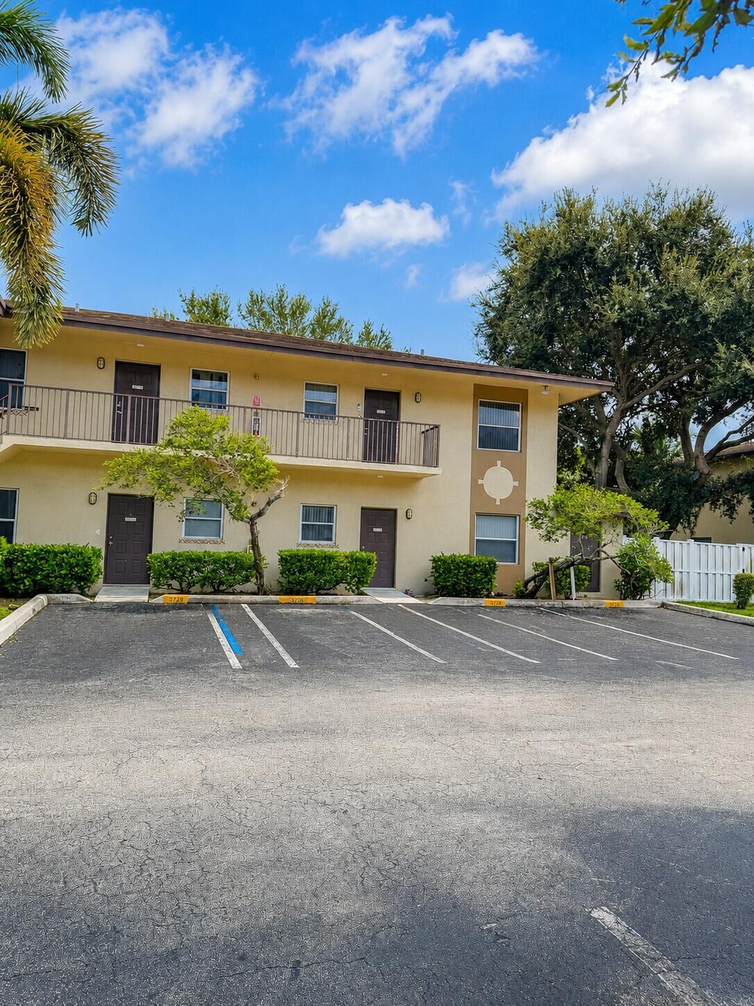 Property Photo: 3728 NW 91st Lane 3728 FL 33351