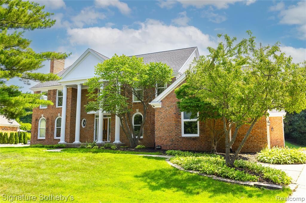 Property Photo: 4866 Riverchase Drive MI 48098