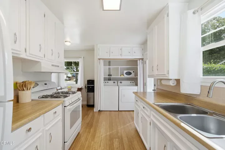 Property Photo:  63 Madera Avenue  CA 93003 