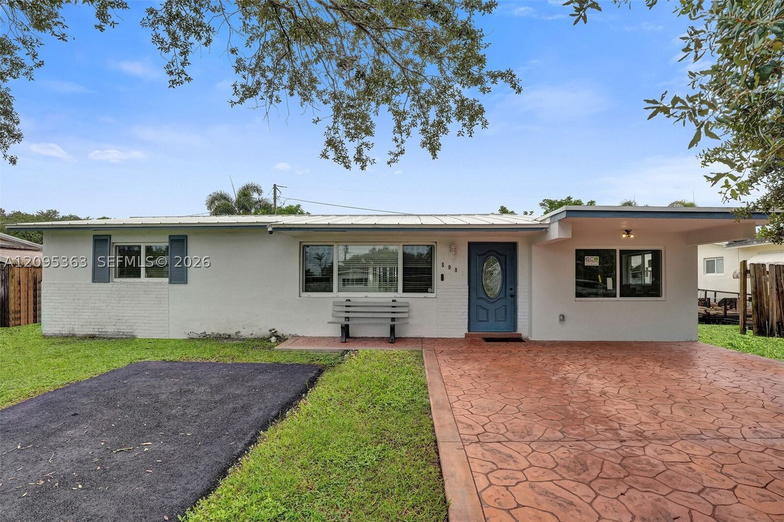 Property Photo: 5081 SW 94th Way 5081 FL 33328