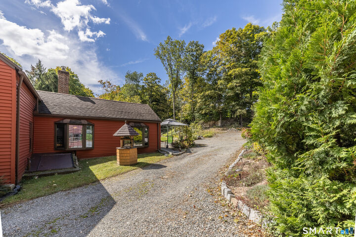 Property Photo:  83 Pepper Street  CT 06468 
