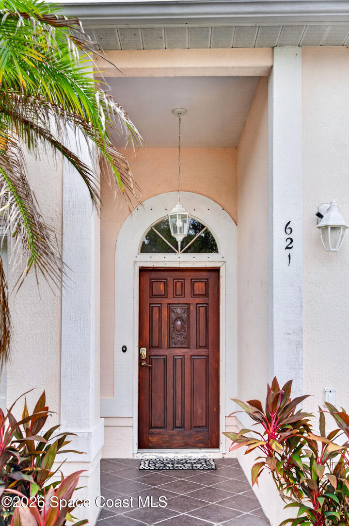 Property Photo:  621 Seven Gables Circle SE  FL 32909 
