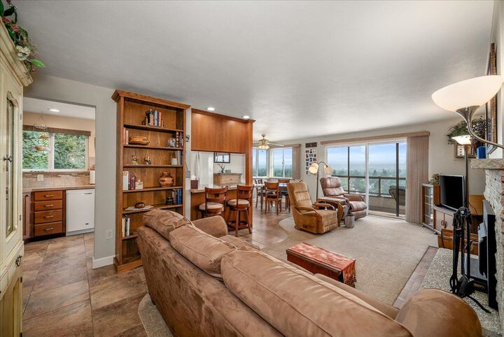 Property Photo: 935 W Glass Ave #205 WA 99205
