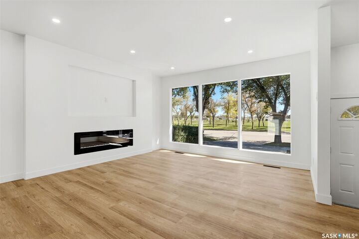Property Photo: 3312 Grant Road SK S4S 5H5