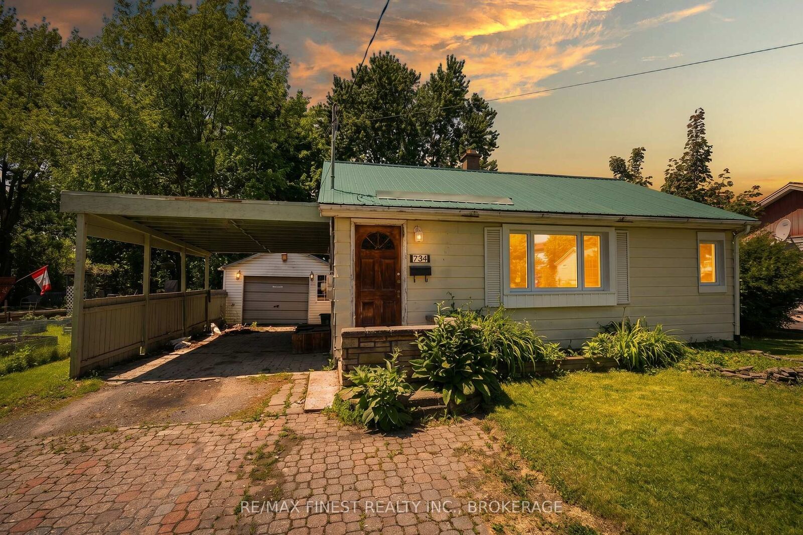 Property Photo:  734 Portsmouth Avenue  ON K7M 1W5 