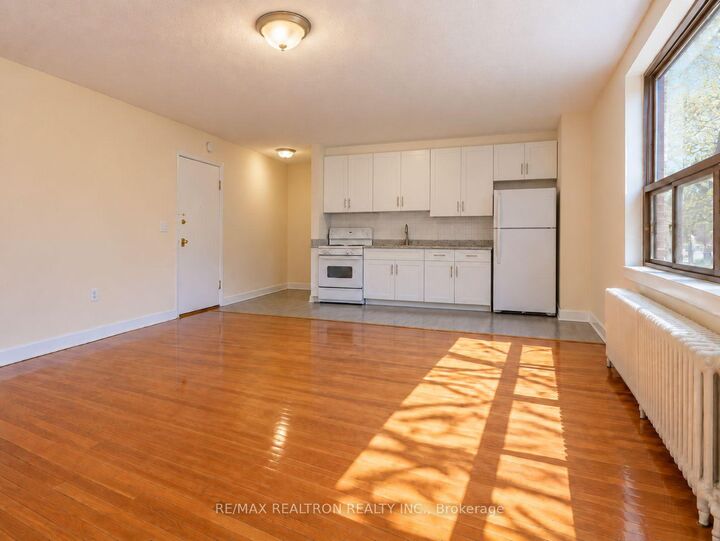 Property Photo:  2309 Lake Shore Boulevard W 403  ON M8V 1A6 