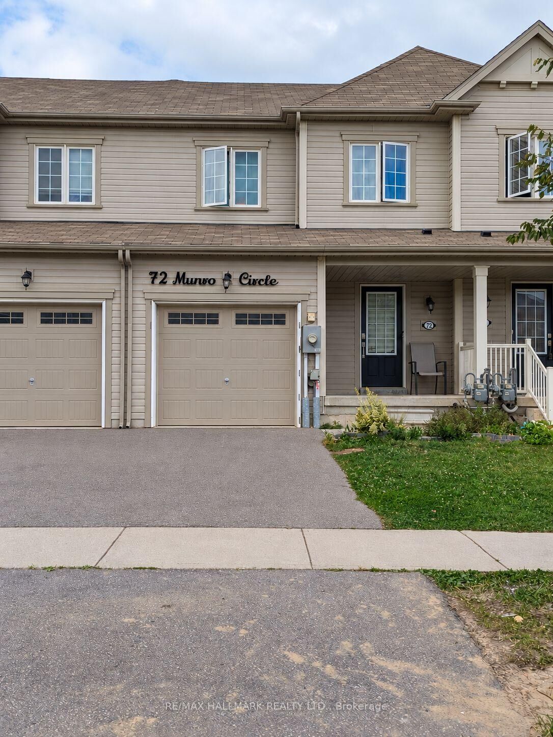 Property Photo:  72 Munro Circle  ON N3T 0R2 