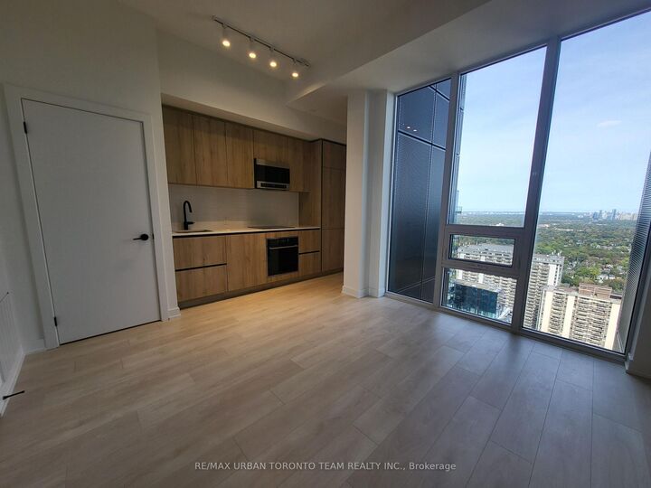 Property Photo:  117 Broadway Avenue Uph-01 (3901)  ON M4P 1V3 