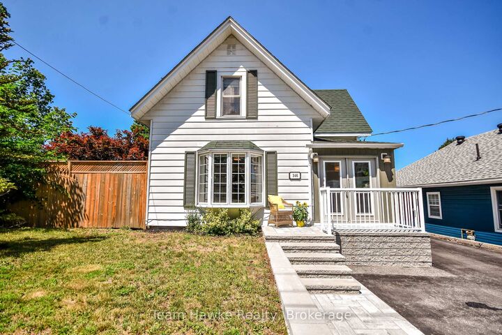 Property Photo: 346 Yonge Street ON L4R 2B4